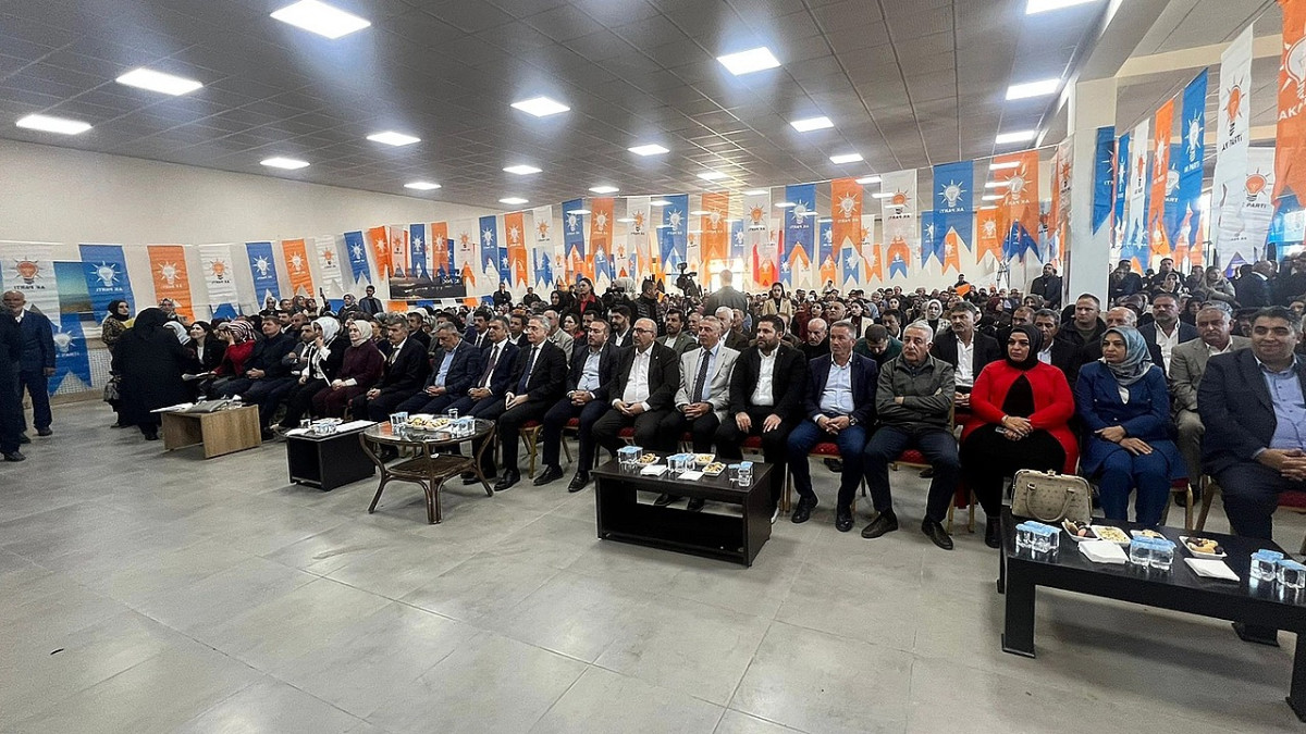 AK Parti Sivrice İlçe Başkanlığına Sezai Arpacı Seçildi 